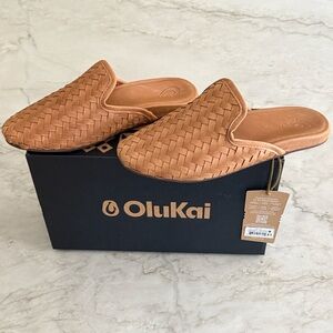 OluKai Woman’s Brown Woven Slide Loafers